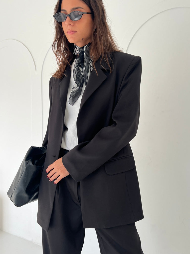 Black Classic Cut Blazer - Mii