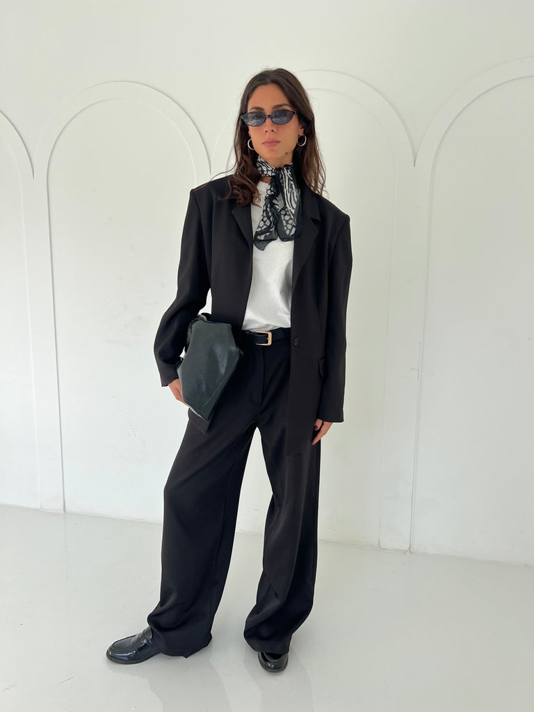 Black Classic Cut Blazer - Mii