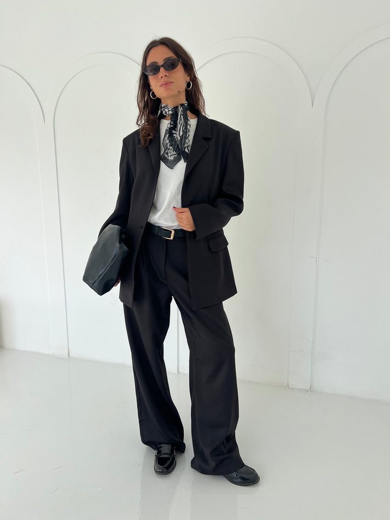 Black Classic Cut Blazer - Mii