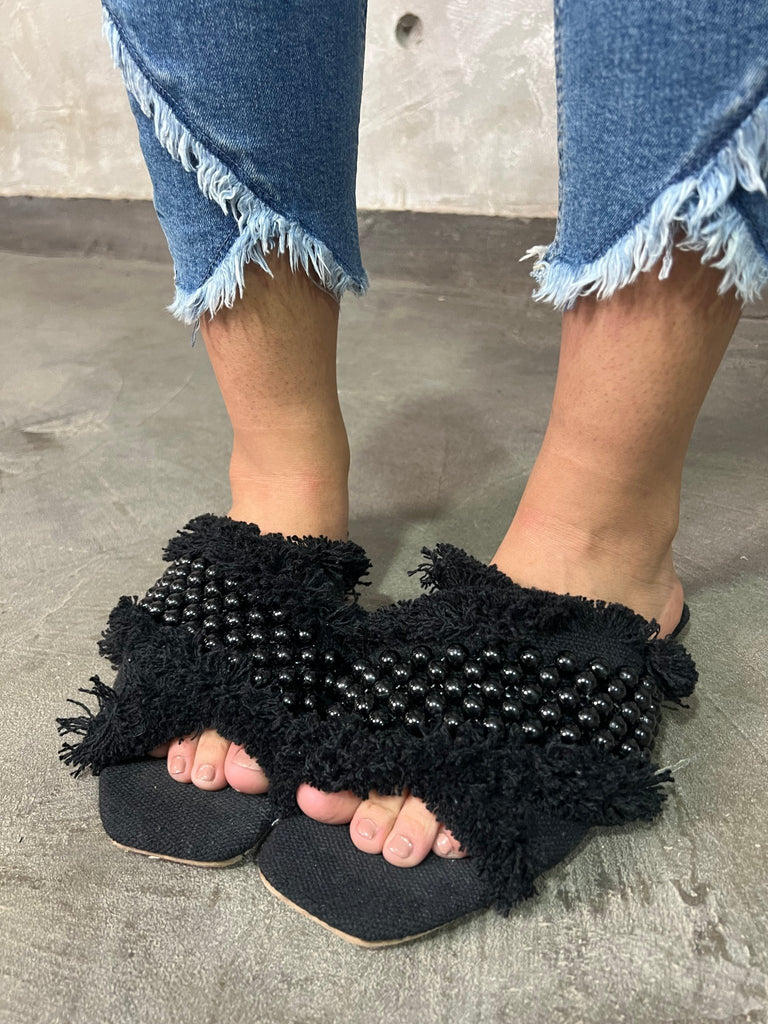 Black Pearl Fringe Slippers - Mii