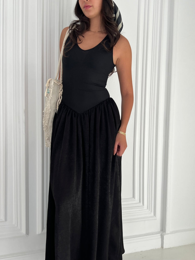 Black V Curve Dress - Mii