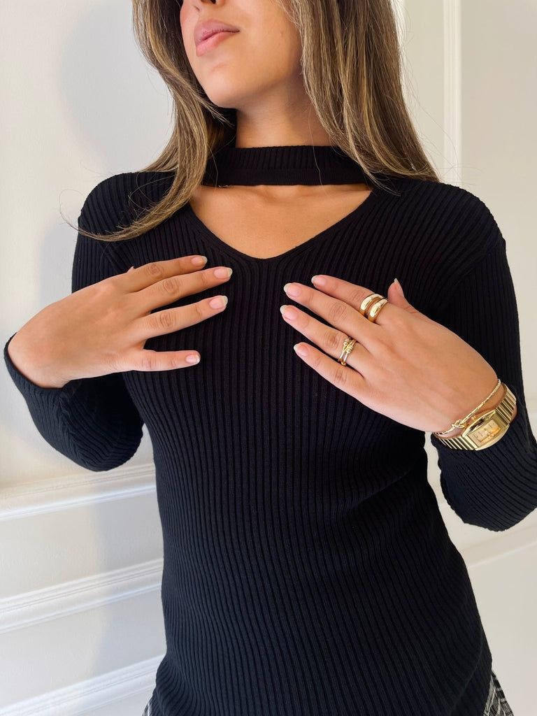 Black V Front Cut Ribbed Knit Basic - Mii