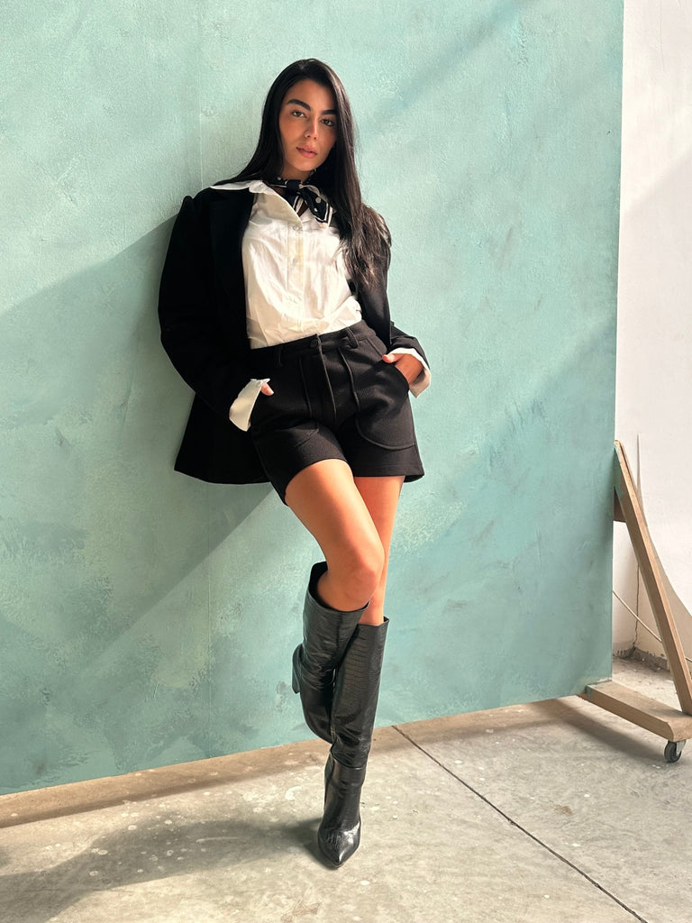 Black Woven Winter Shorts - Mii