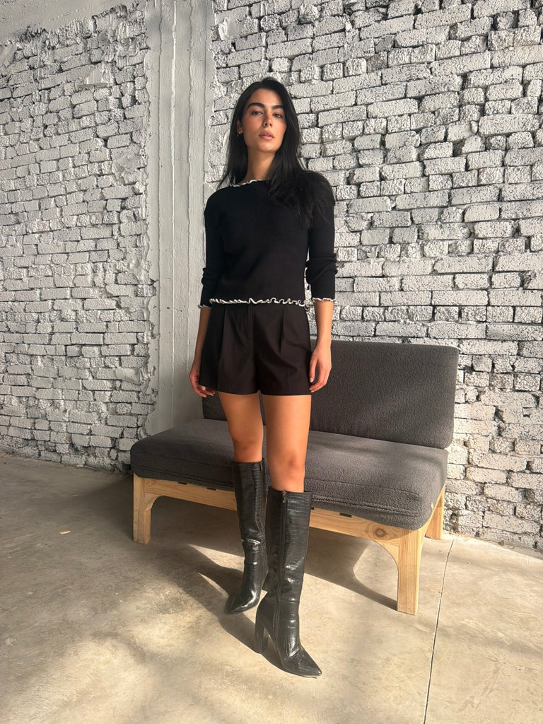 Black X White Gathered Knit Basic Top - Mii