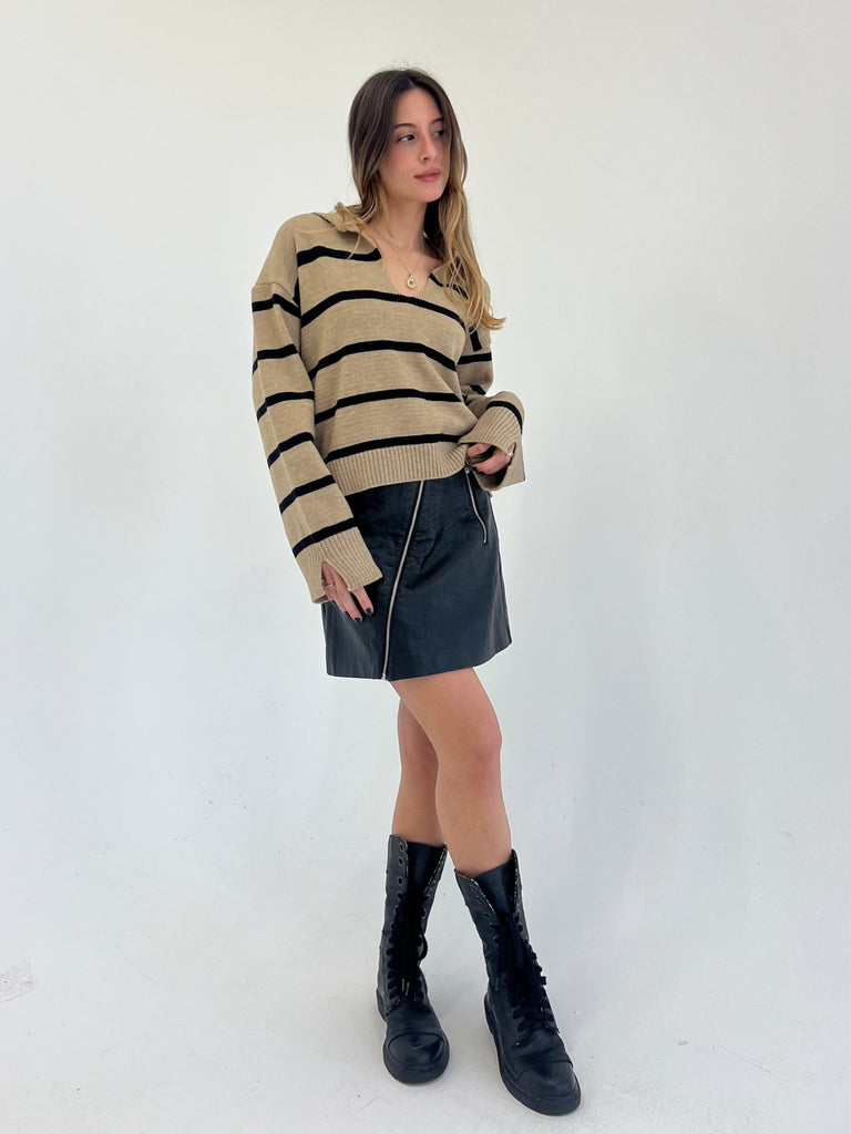 CafexBlack Striped Pullover - Mii