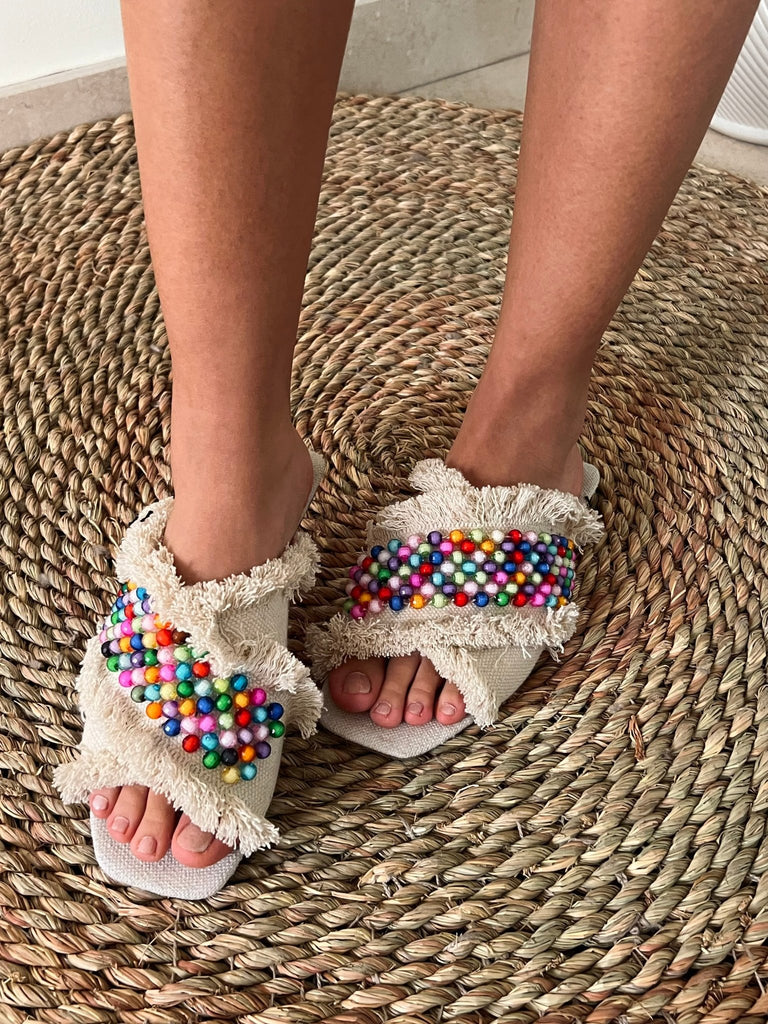 Colorful Pearls Fringe Slippers - Mii