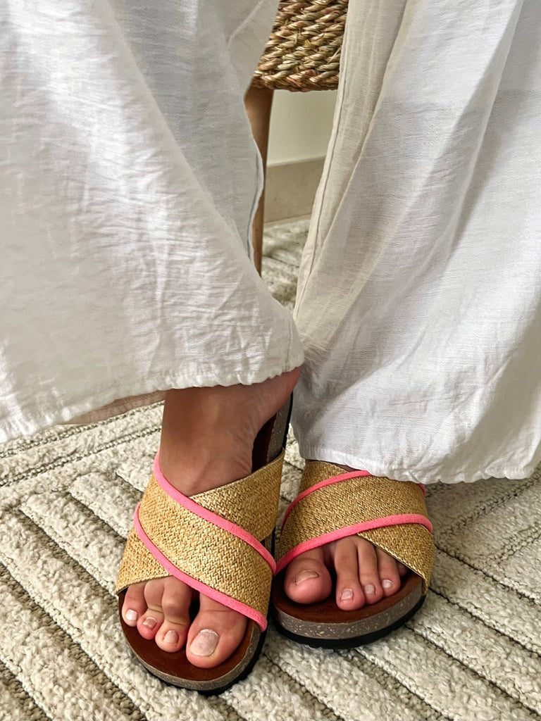 Raffia X Pink Criss - Cross Slides - Mii
