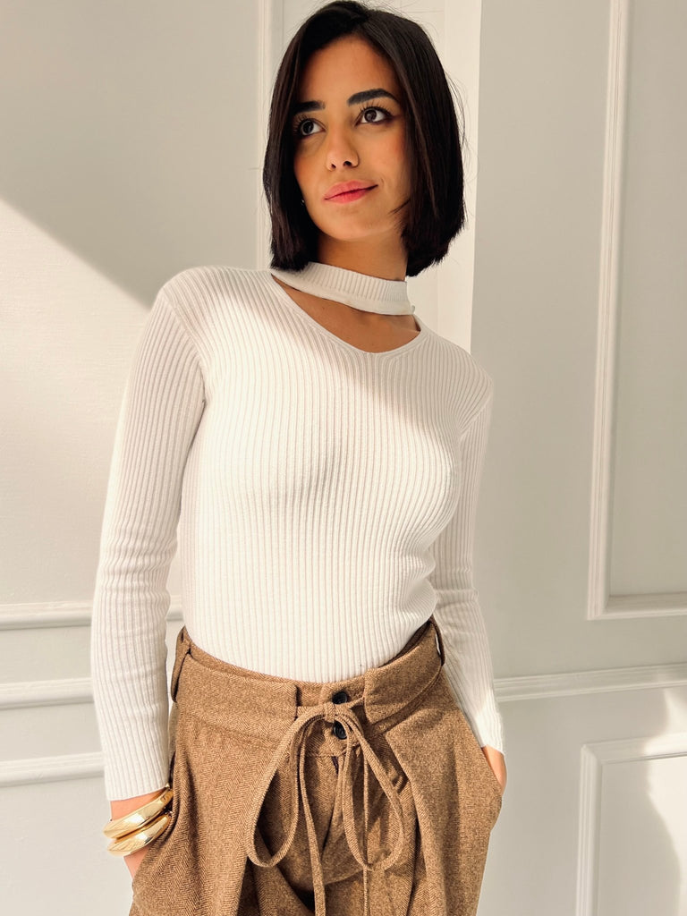 White V Front Cut Ribbed Knit Basic - Mii